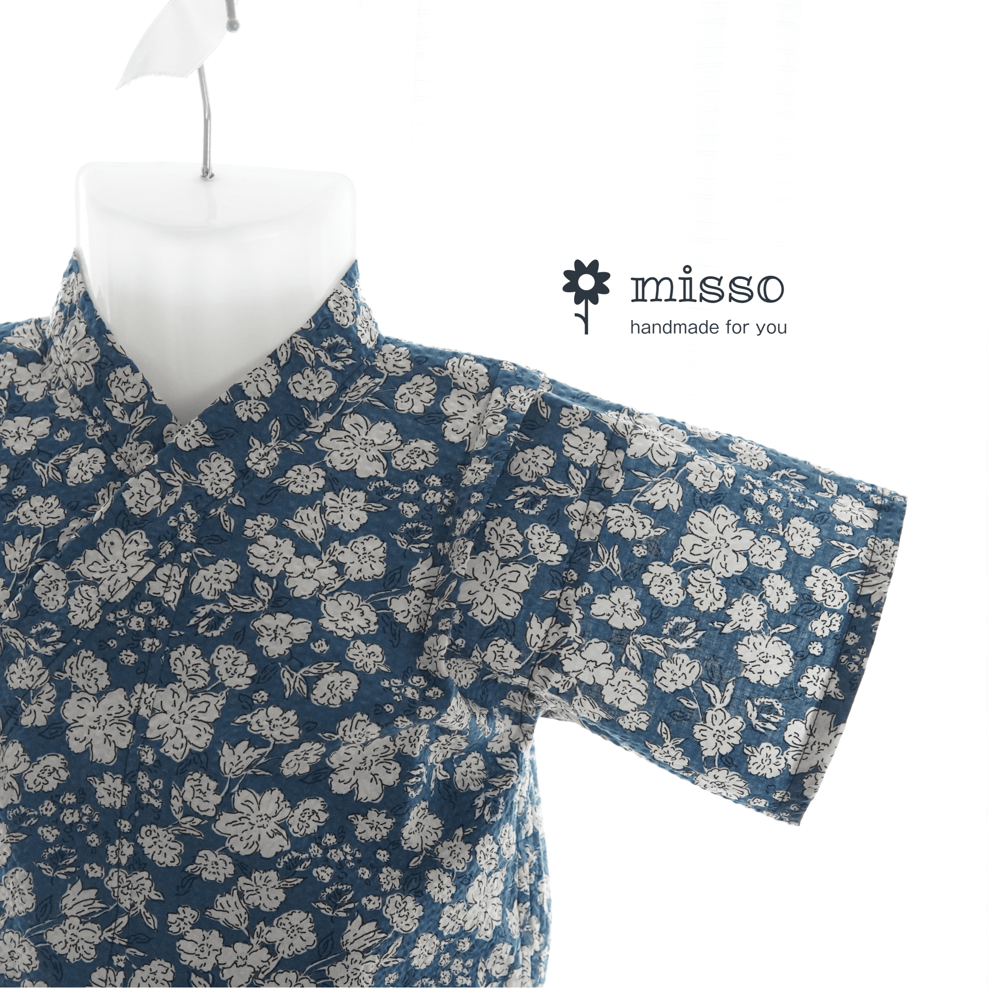 暑い夏でもさらりと気持ちいいリップル素材のこだわりベビー甚平〇花・ネイビー1枚目の画像