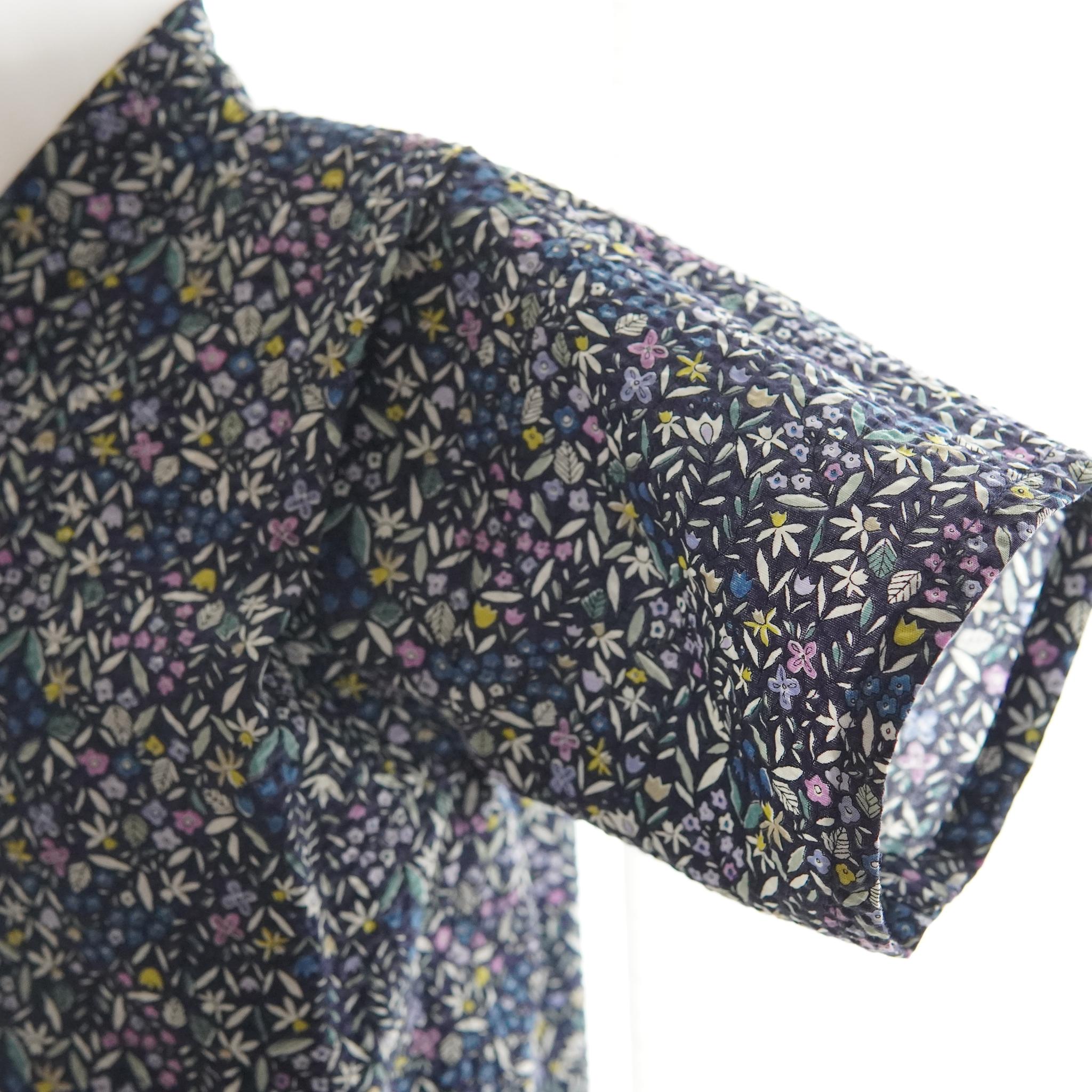 暑い夏でもさらりと気持ちいいリップル素材のこだわりベビー甚平〇小花・ネイビー | 2枚目